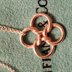 Tiffany & Co Elsa peretti quadrifoglio pendant
